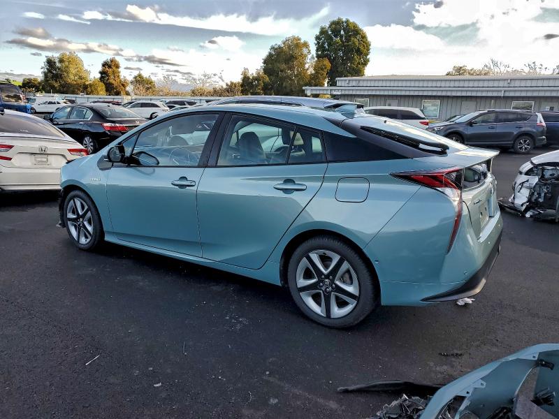 Фото 2 - TOYOTA PRIUS