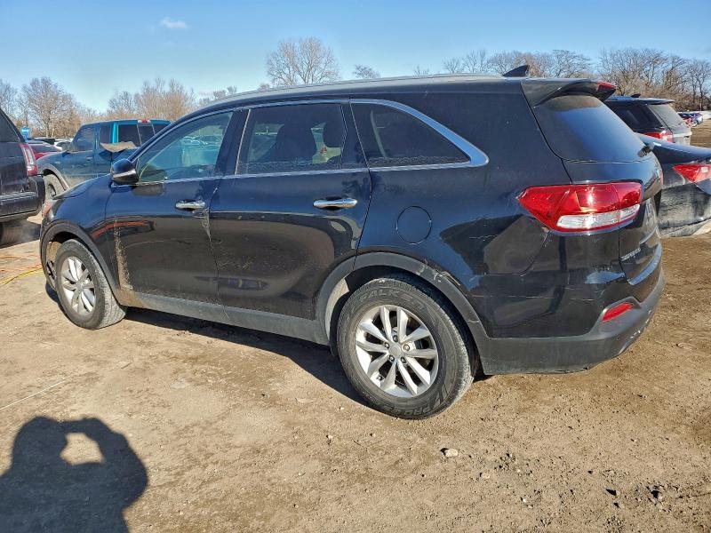 Фото 2 - KIA SORENTO