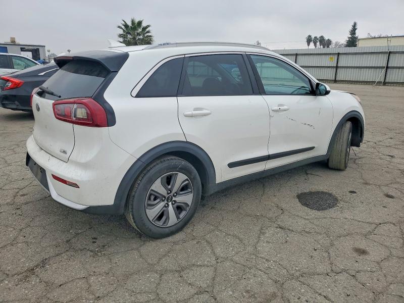 Фото 3 - KIA NIRO