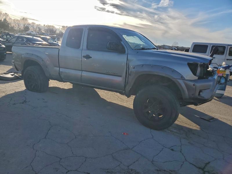 Фото 4 - TOYOTA TACOMA