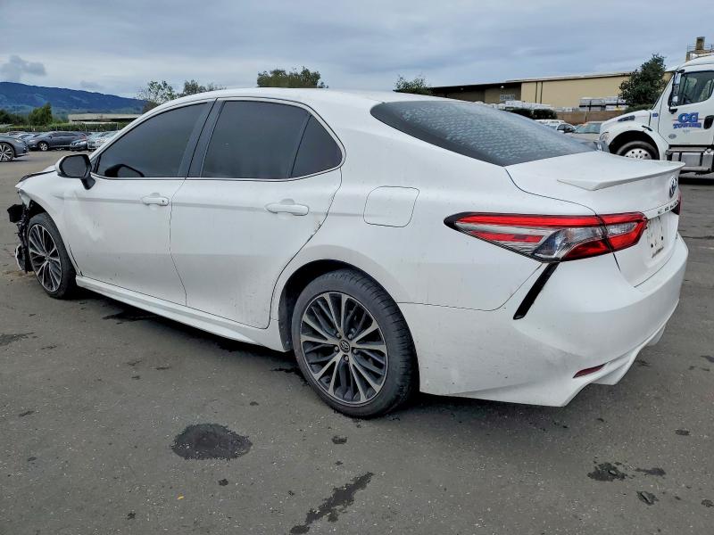 Фото 2 - TOYOTA CAMRY