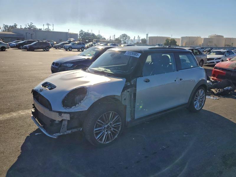 Фото 1 - MINI COOPER