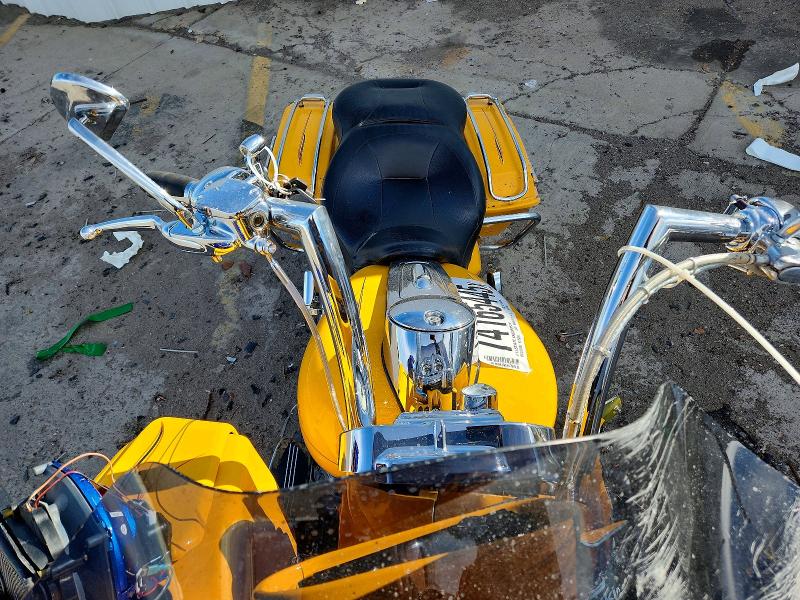 HARLEY-DAVIDSON FL 2012