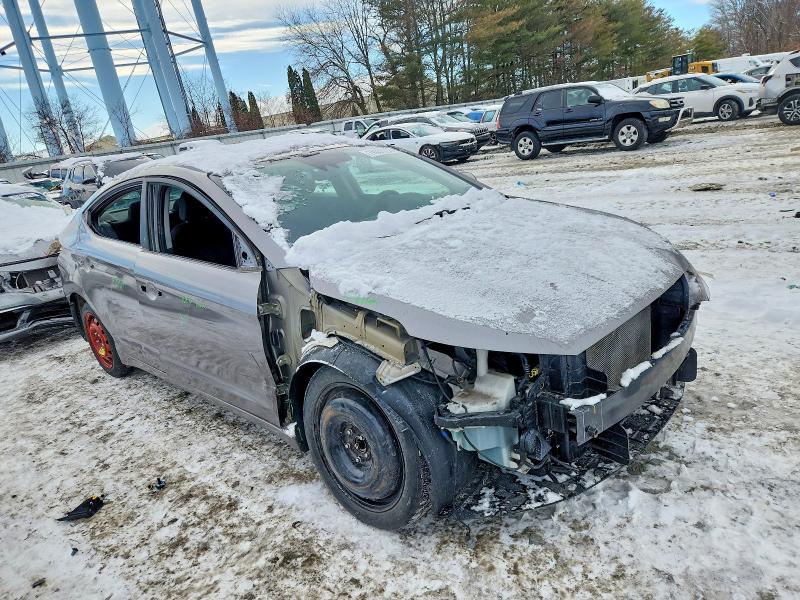 Фото 4 - HYUNDAI ELANTRA