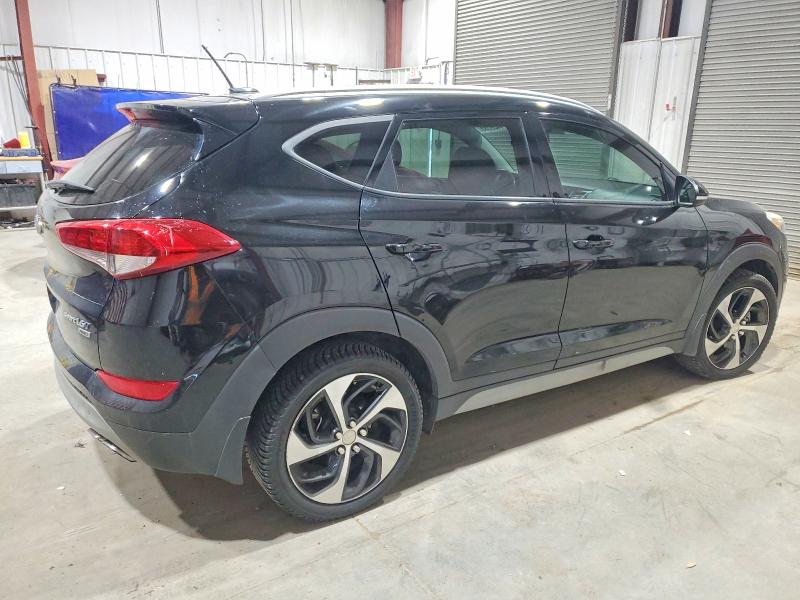 Фото 3 - HYUNDAI TUCSON