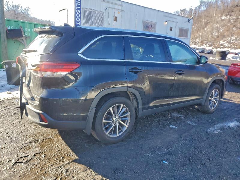 Фото 3 - TOYOTA HIGHLANDER