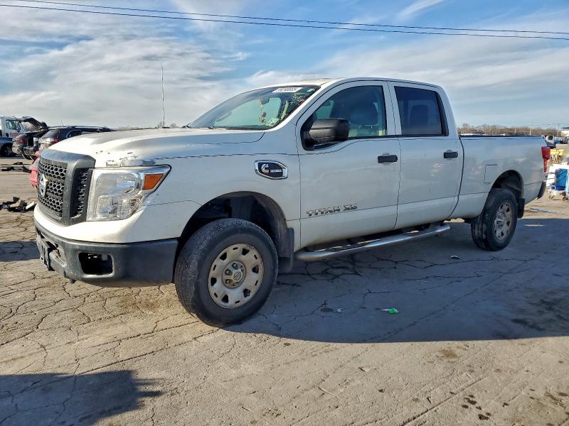 Фото 1 - NISSAN TITAN