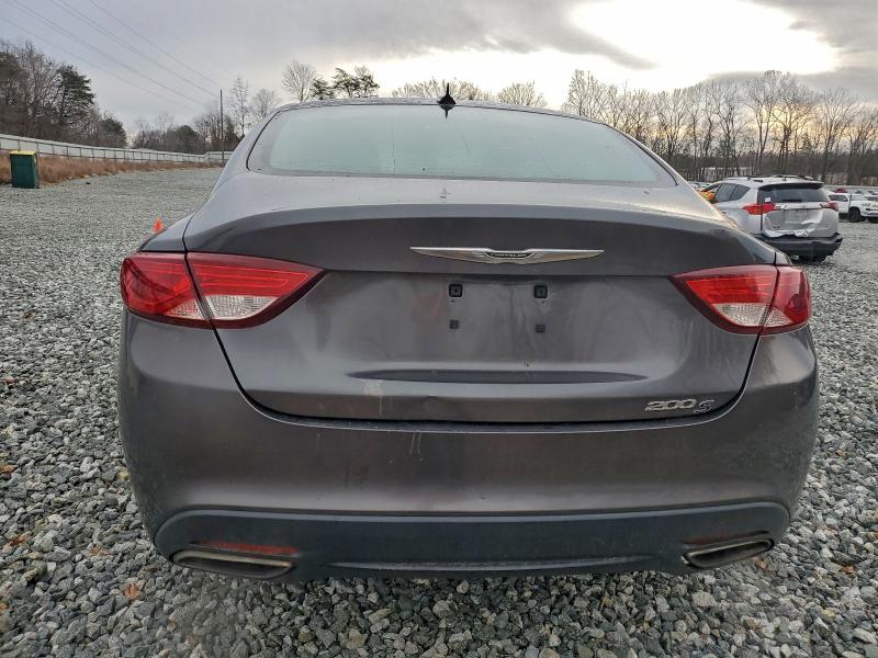 Фото 6 - CHRYSLER 200