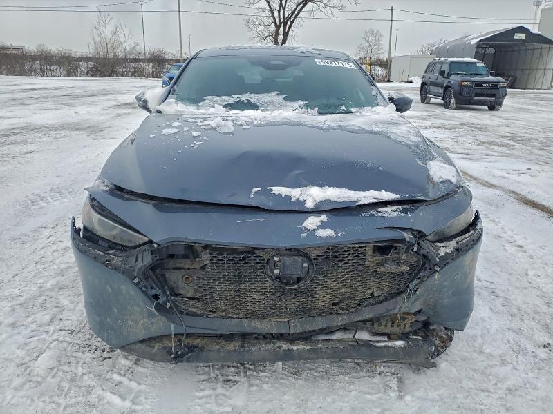 Фото 5 - MAZDA 3