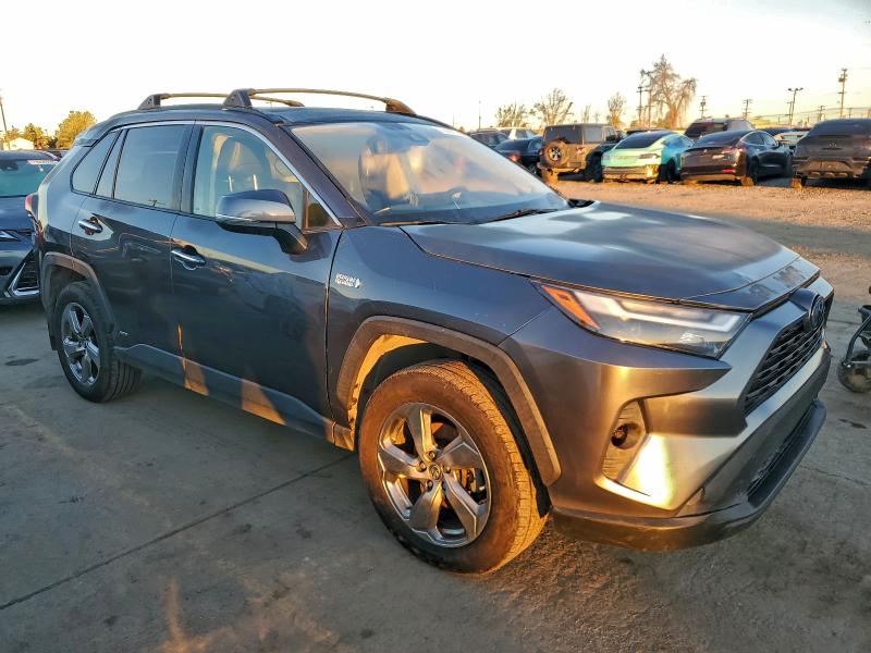 Фото 4 - TOYOTA RAV4