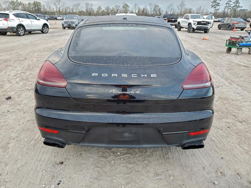 Фото 6 - PORSCHE PANAMERA