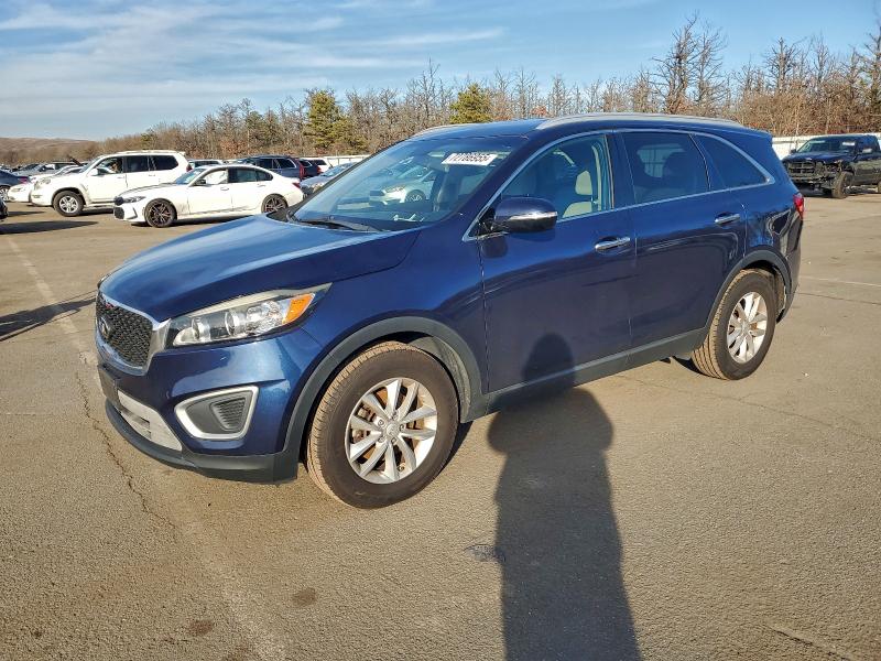 Фото 1 - KIA SORENTO