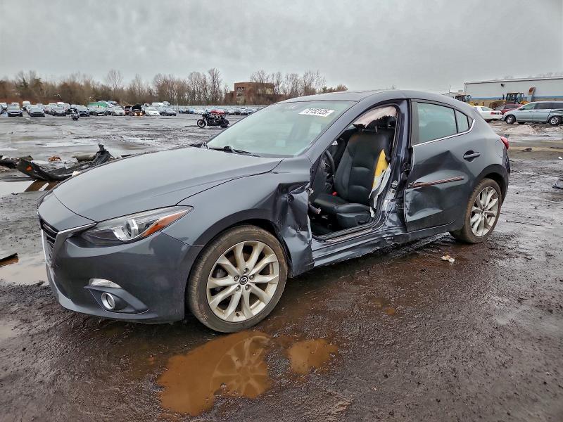 Фото 1 - MAZDA 3