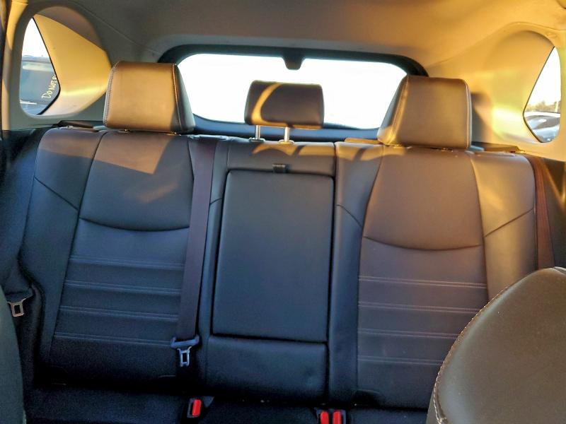 Фото 10 - TOYOTA RAV4