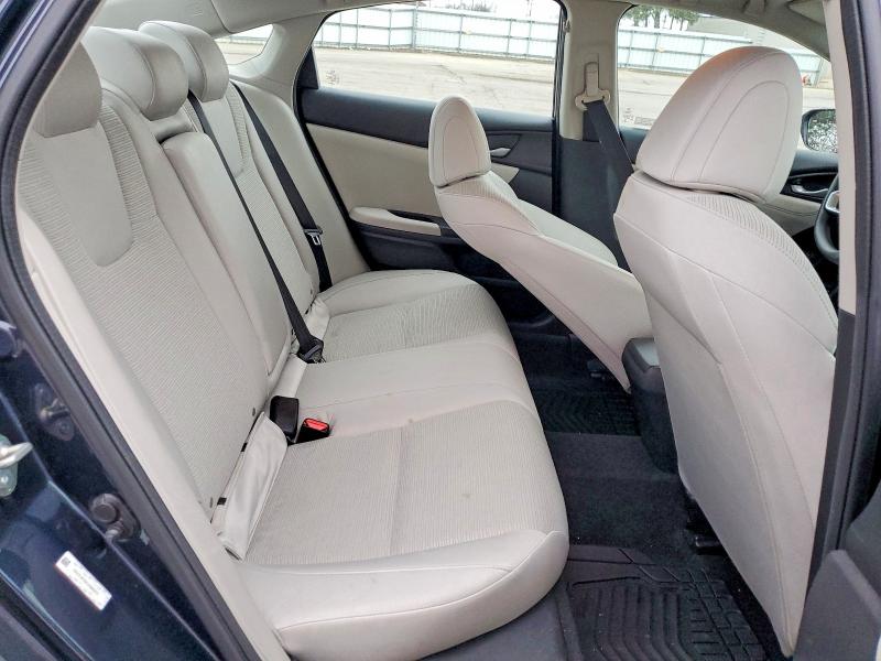 Фото 10 - HONDA INSIGHT