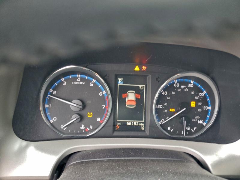 Фото 9 - TOYOTA RAV4