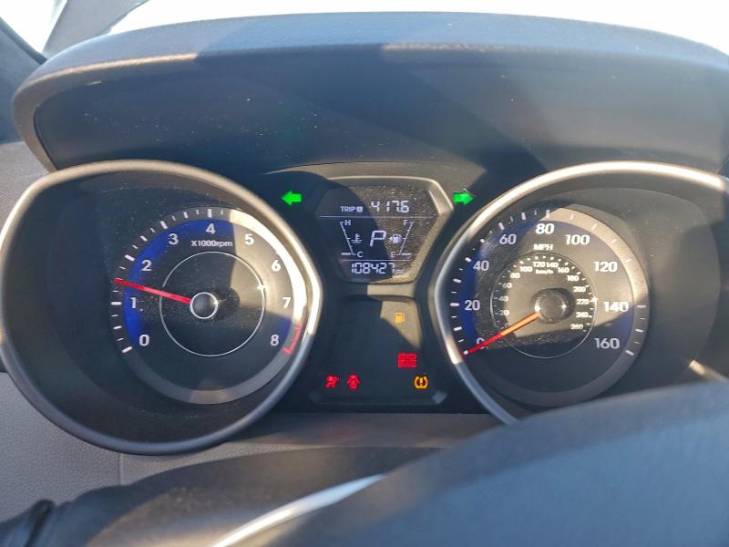 Фото 9 - HYUNDAI ELANTRA