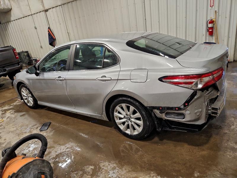 Фото 2 - TOYOTA CAMRY