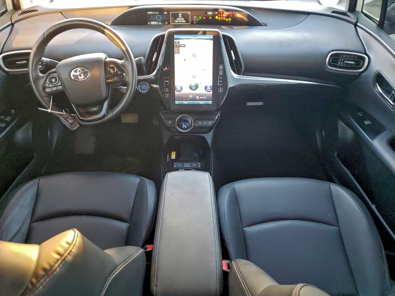 Фото 8 - TOYOTA PRIUS