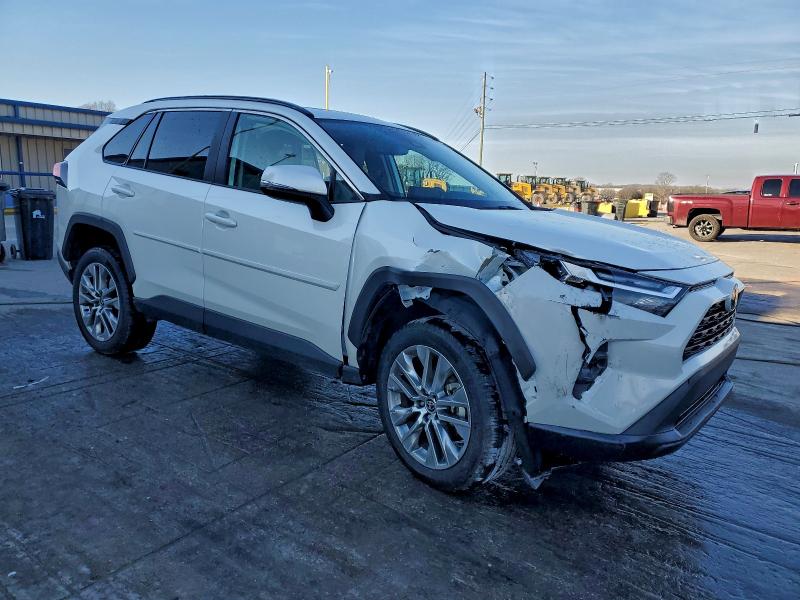 Фото 4 - TOYOTA RAV4