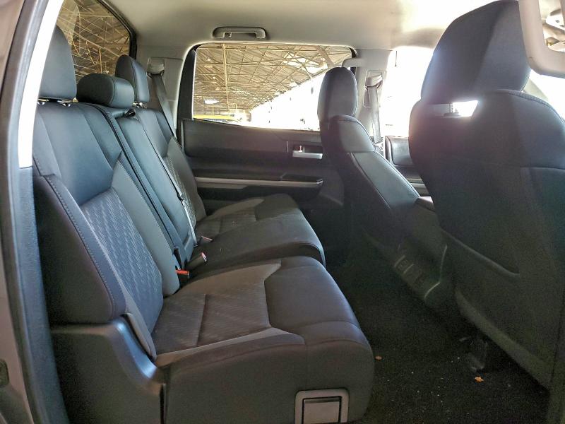 Фото 10 - TOYOTA TUNDRA