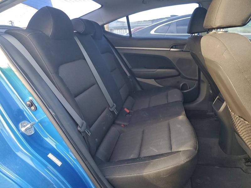 Фото 10 - HYUNDAI ELANTRA