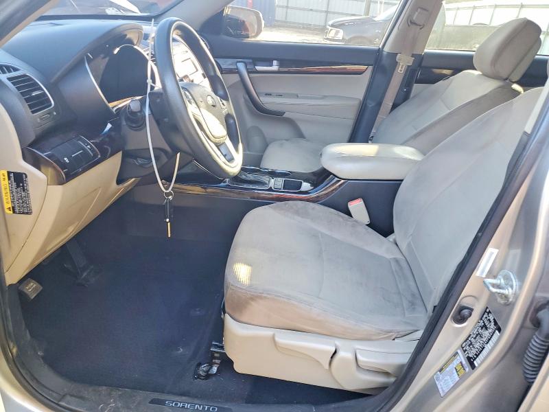 Фото 7 - KIA SORENTO