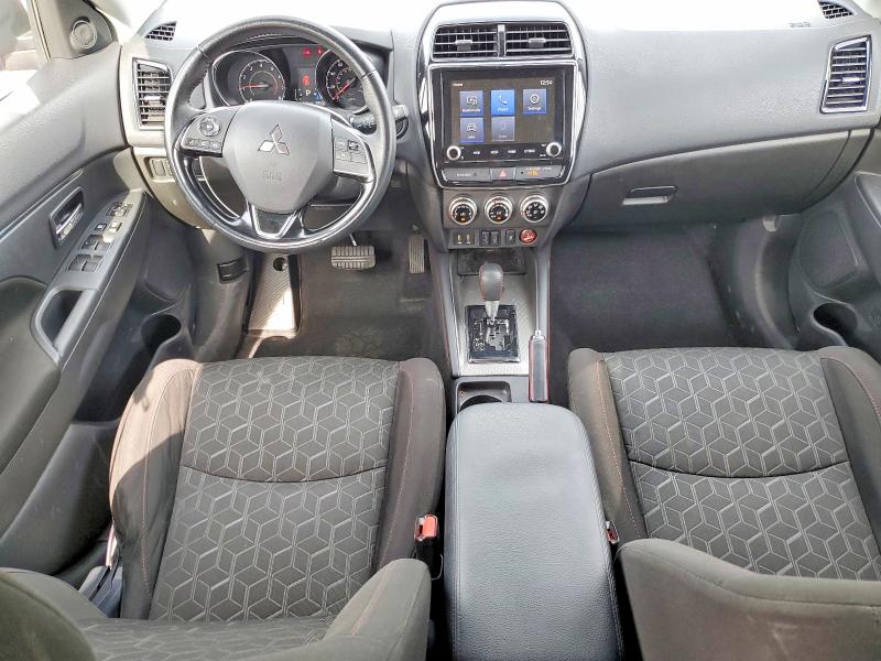 Фото 8 - MITSUBISHI OUTLANDER