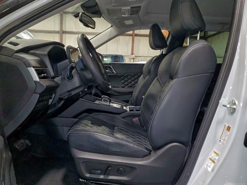 Фото 7 - MITSUBISHI OUTLANDER