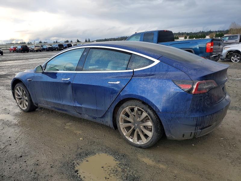 Фото 2 - TESLA MODEL 3