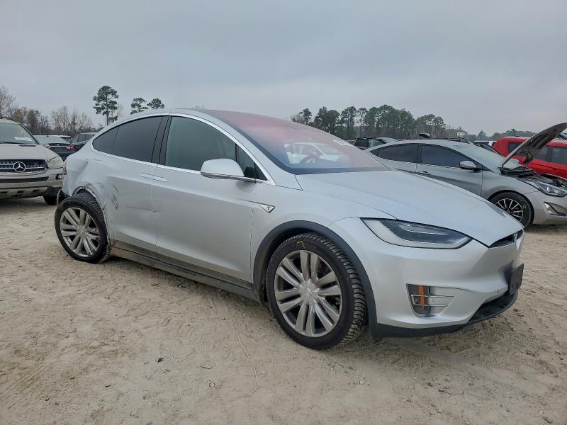 Фото 4 - TESLA MODEL X