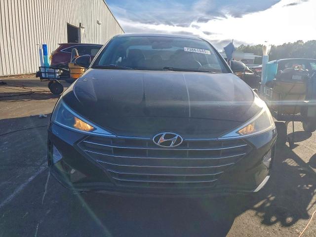 Фото 5 - HYUNDAI ELANTRA