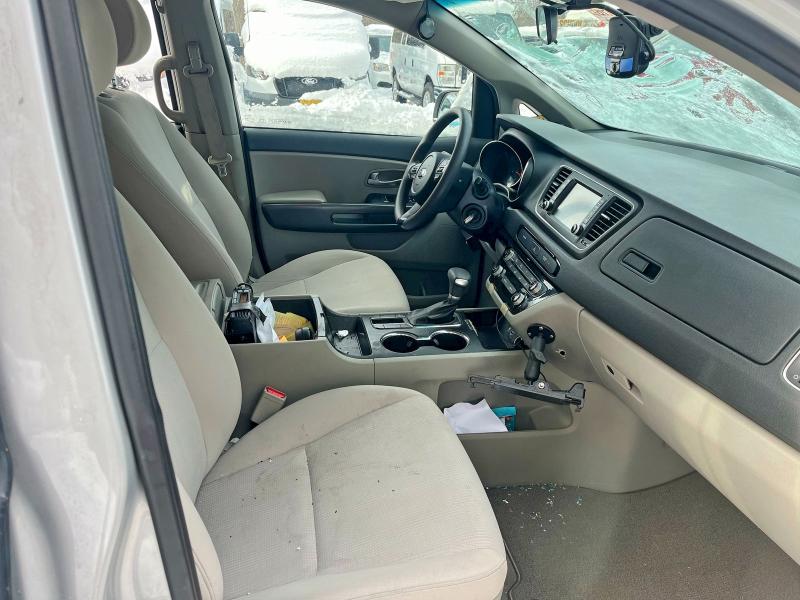 Фото 5 - KIA SEDONA