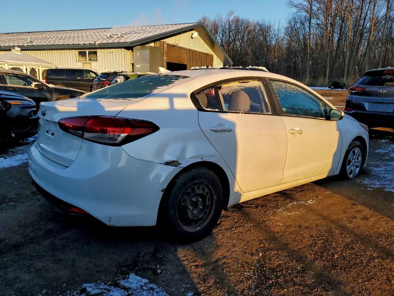 Фото 3 - KIA FORTE