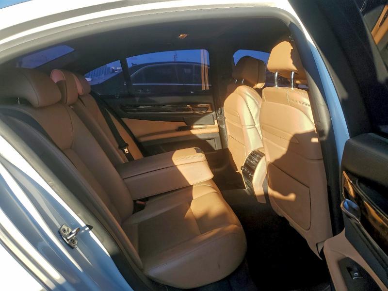 Фото 10 - BMW 7 SERIES