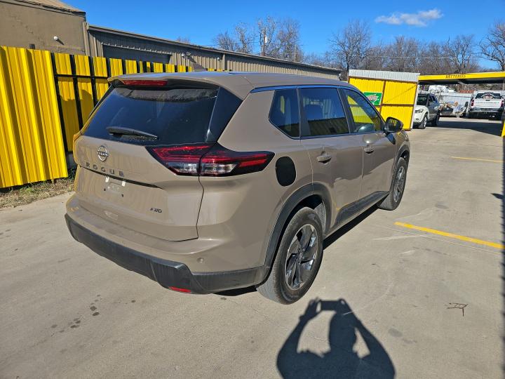 Фото 4 - NISSAN ROGUE