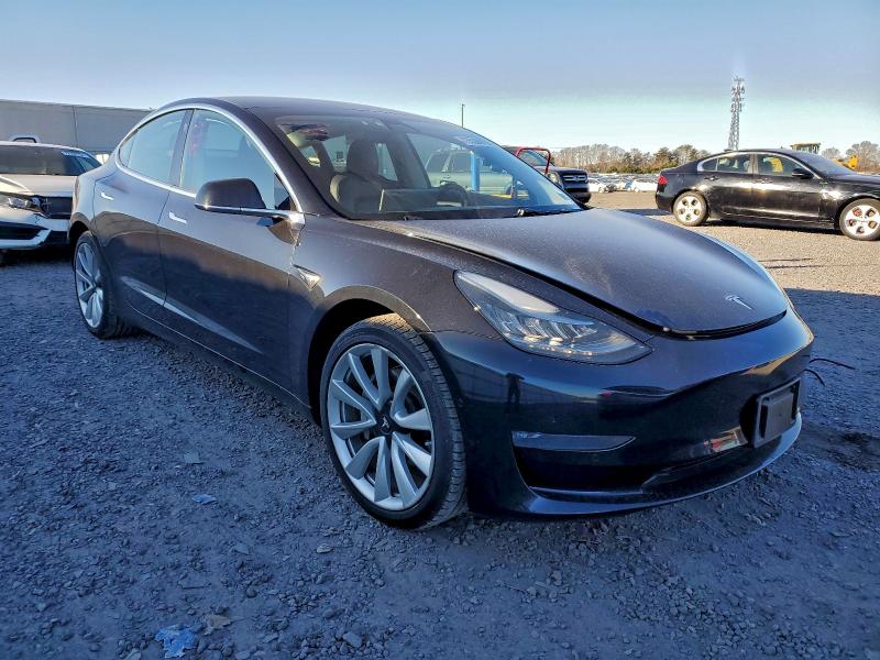 Фото 4 - TESLA MODEL 3