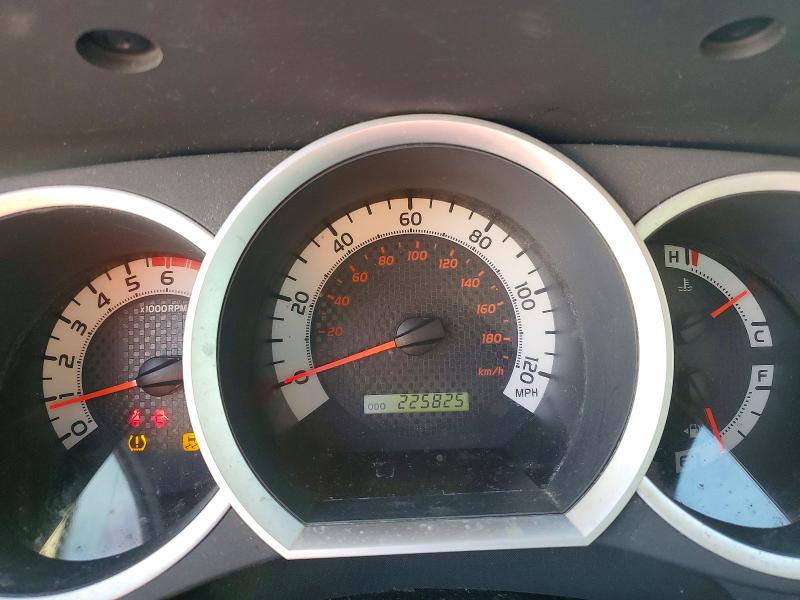 Фото 9 - TOYOTA TACOMA