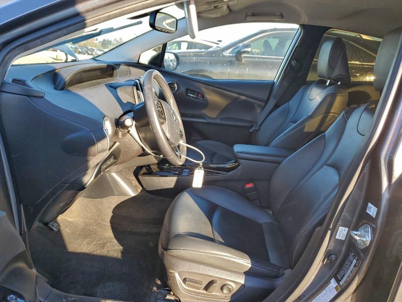 Фото 7 - TOYOTA PRIUS