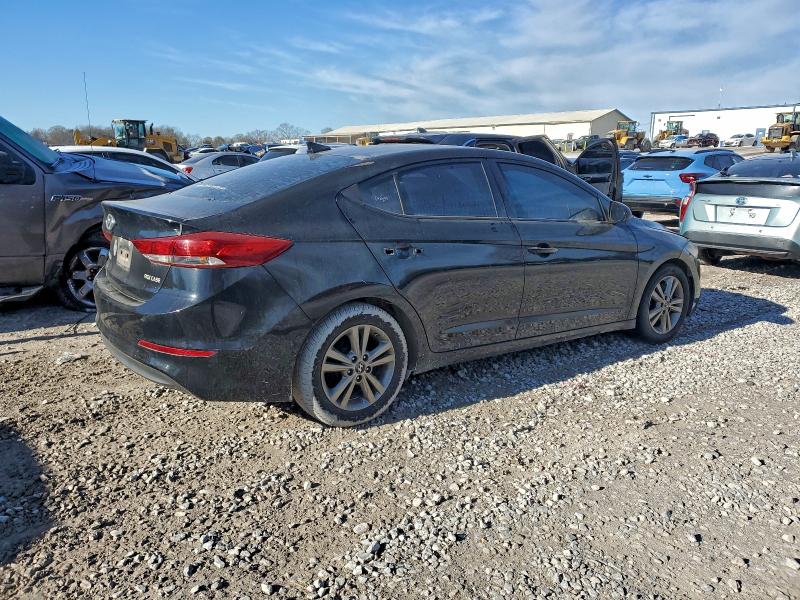 Фото 3 - HYUNDAI ELANTRA