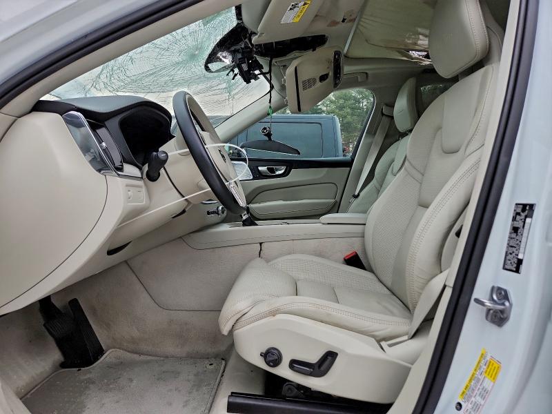 Фото 7 - VOLVO XC60