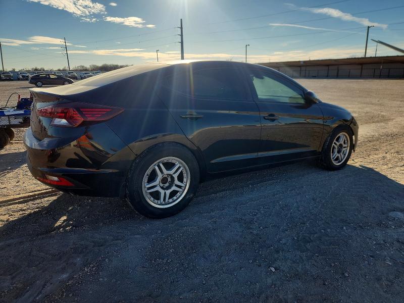 Фото 3 - HYUNDAI ELANTRA