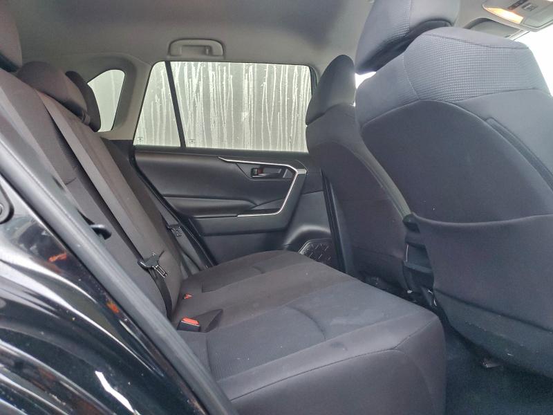 Фото 11 - TOYOTA RAV4