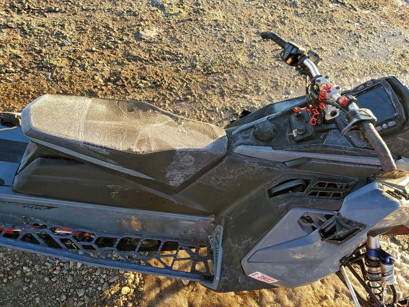 SKI-DOO SNOWMOBILE 2021