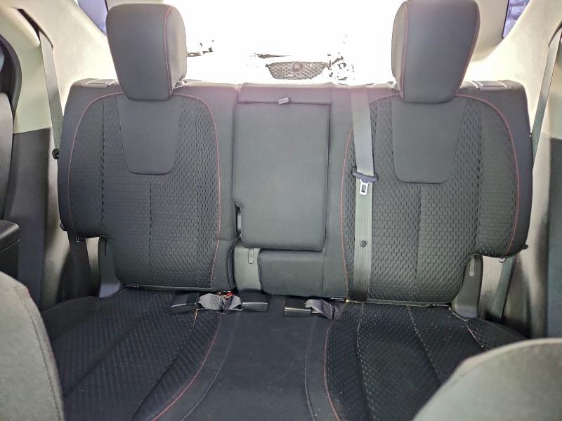 Фото 10 - CHEVROLET EQUINOX