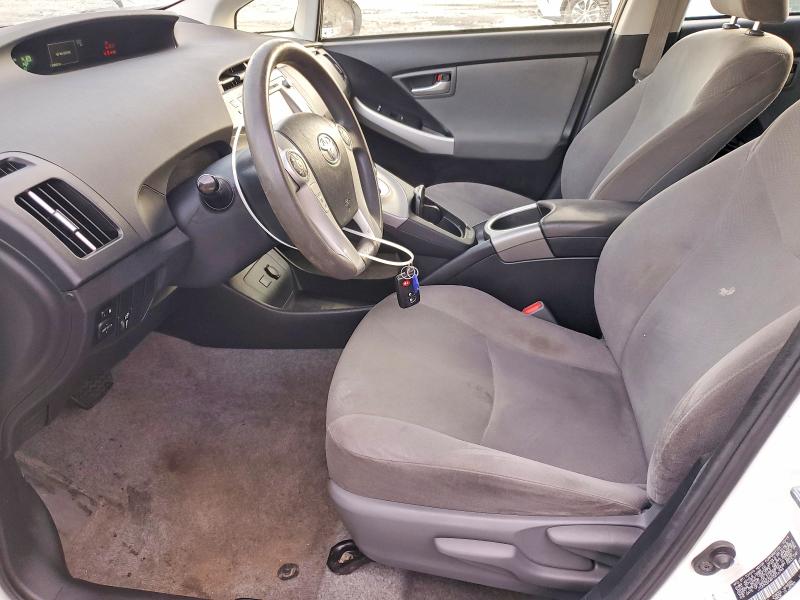 Фото 7 - TOYOTA PRIUS