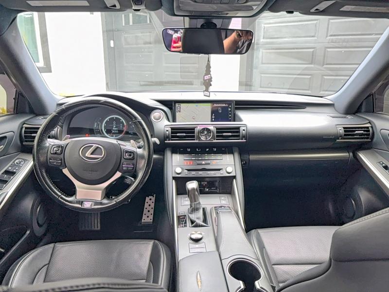 Фото 9 - LEXUS IS