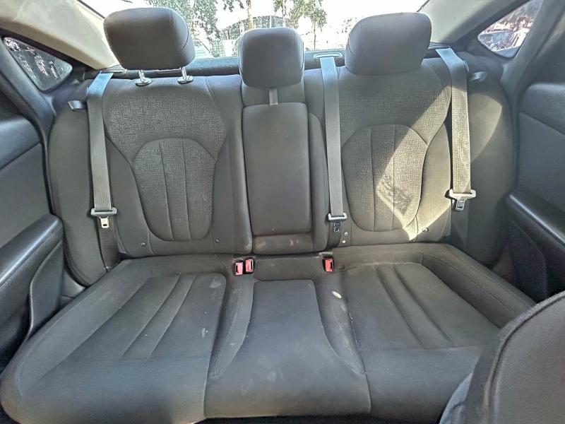 Фото 14 - CHRYSLER 200