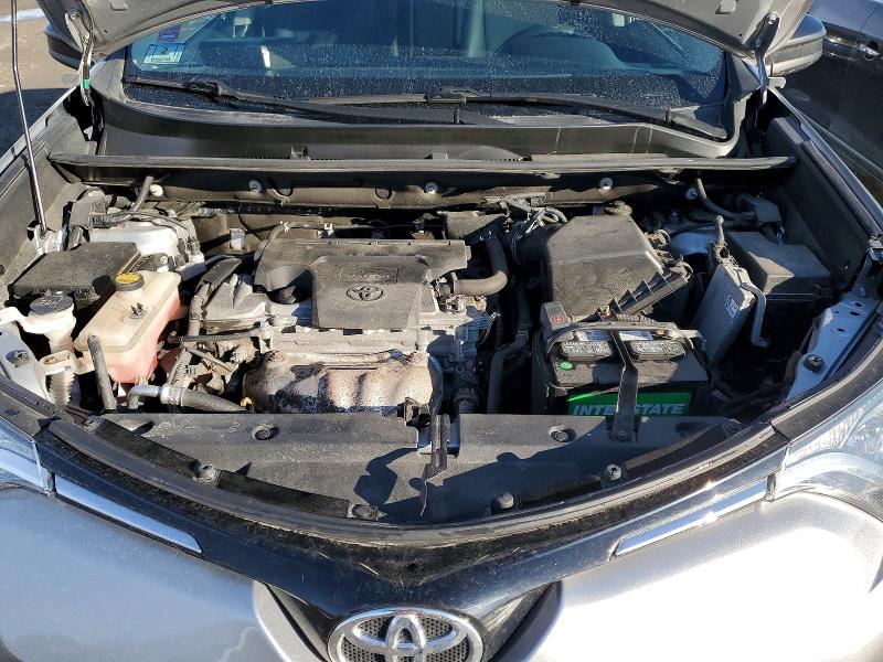 Фото 12 - TOYOTA RAV4