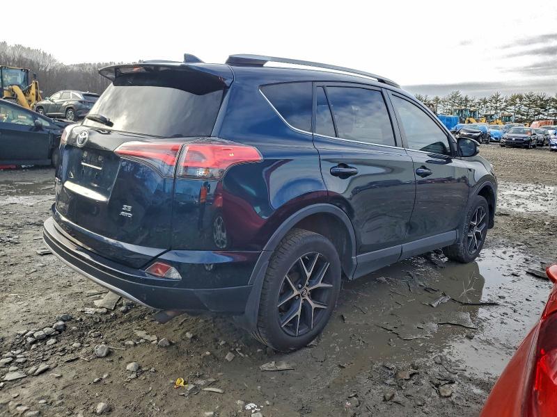 Фото 3 - TOYOTA RAV4